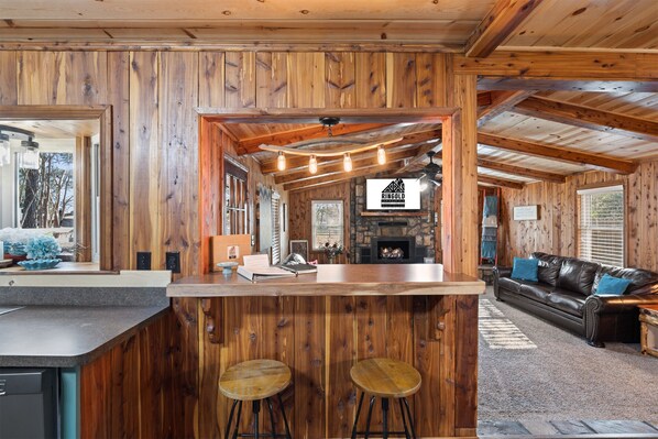 Interior - Game Room with pool table and ping pong, hot tub, less than a mile from lake (Ringold)