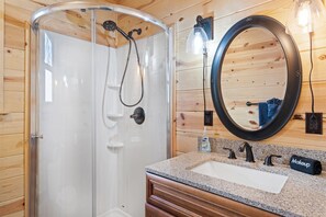 Combined shower/tub - Game Room with pool table and ping pong, hot tub, less than a mile from lake (Ringold)