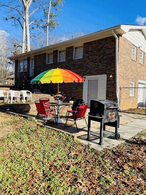 屋外ダイニングエリア