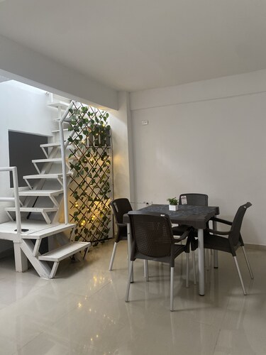 Wing-Apartment in the tourist area of Cali