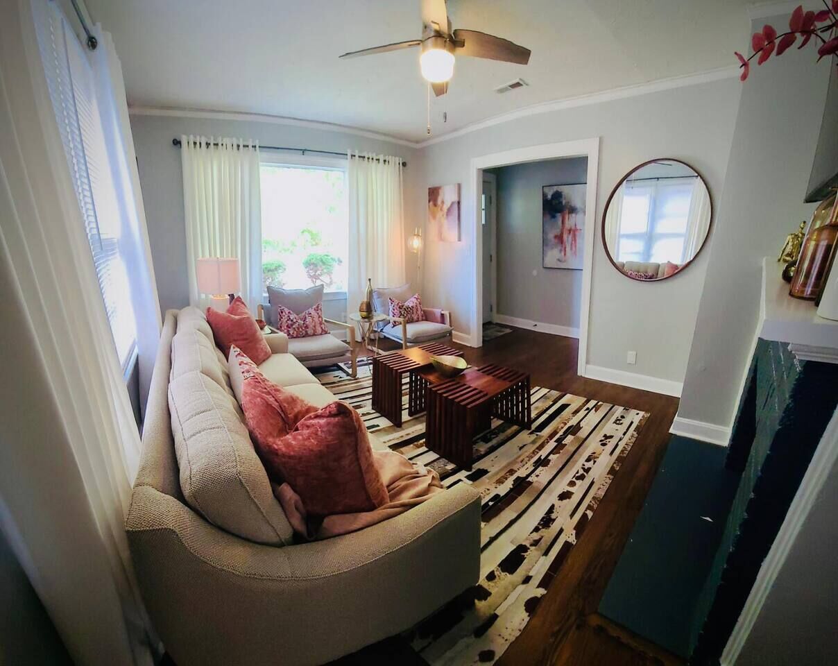 17 Cheerful 4 Bedroom Home- Perfect For Long Stays - Greenville, SC