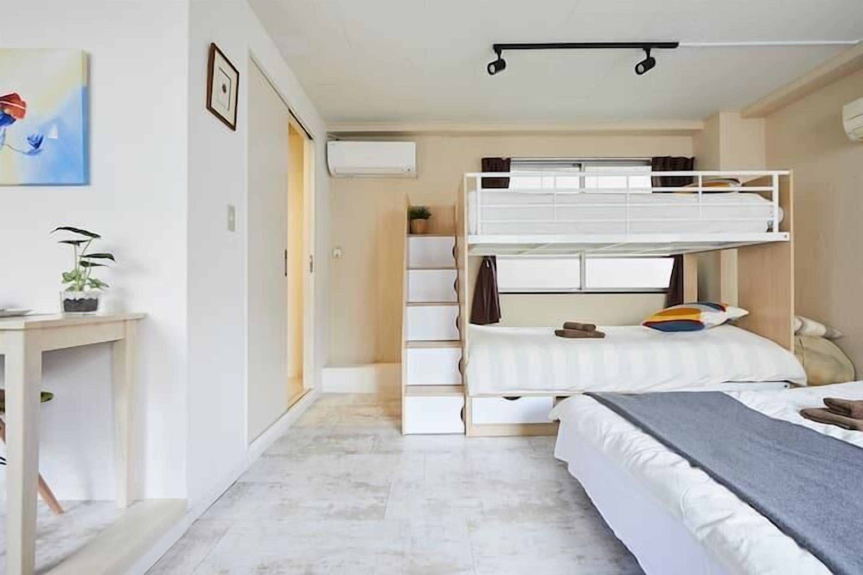 Room | Iron/ironing board, free WiFi, bed sheets