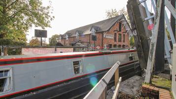 Cottage | Property grounds