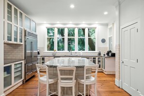 Fridge, microwave, oven, stovetop - Beautiful 6BR/6BA Home w/ Resort Style Pool, Cabana Bar and Guest House! (Johns Island)