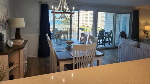 Condo, 2 phòng ngủ | Khu ăn uống