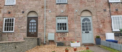 Cottage | Front of property