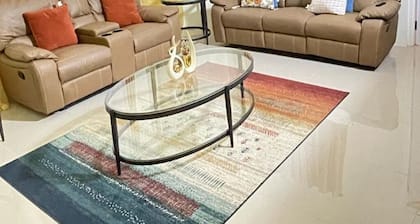 Enjoy peace and serenity in this lovely home boasting sea view