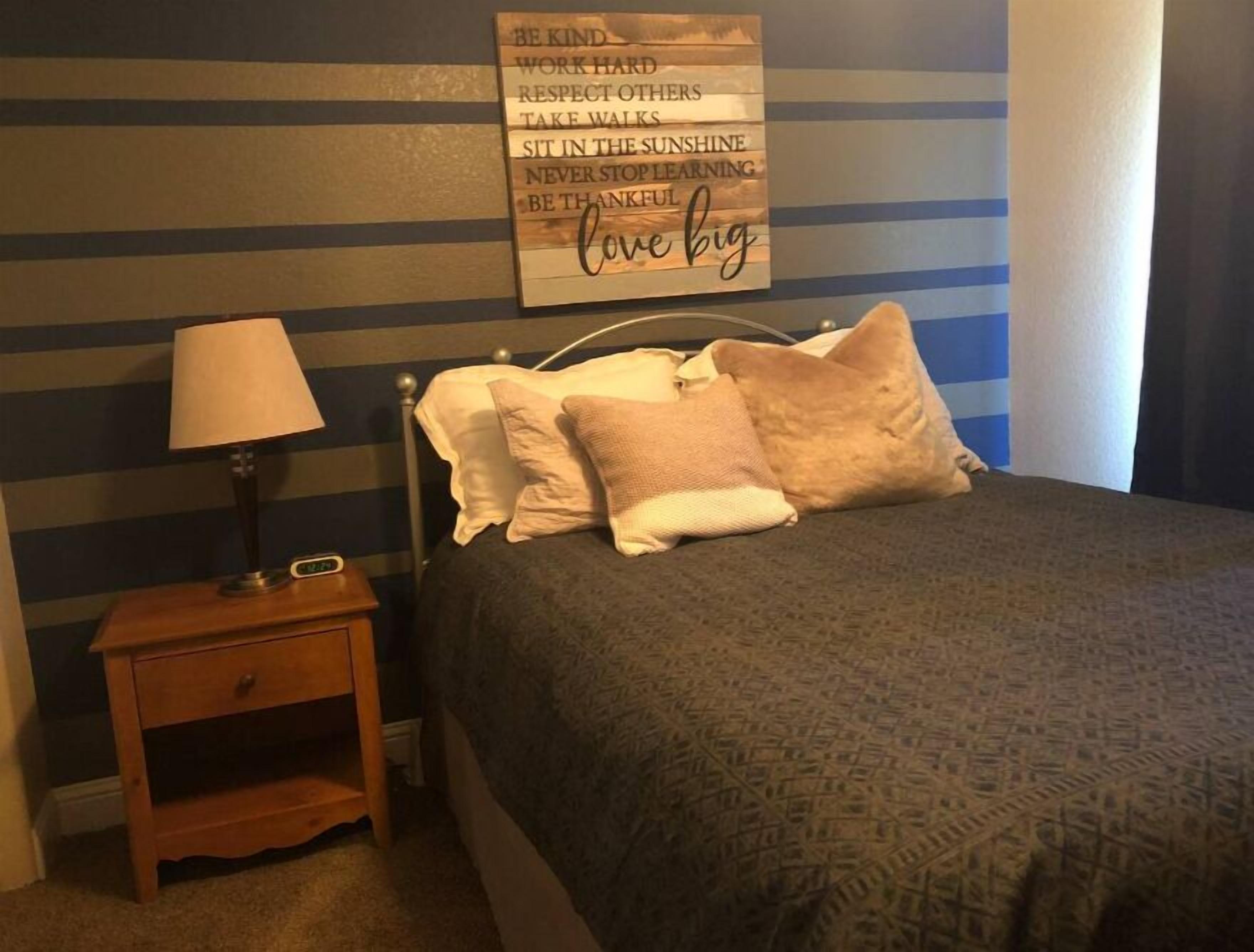 4 bedrooms, WiFi, bed sheets