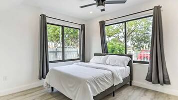 4 bedrooms, free WiFi, bed sheets