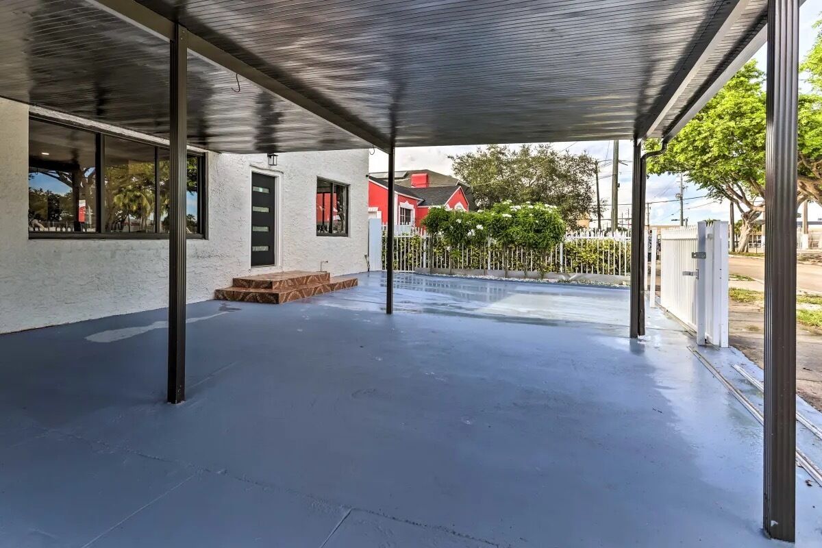 Carport & Driveway Parking (2 Vehicles)

