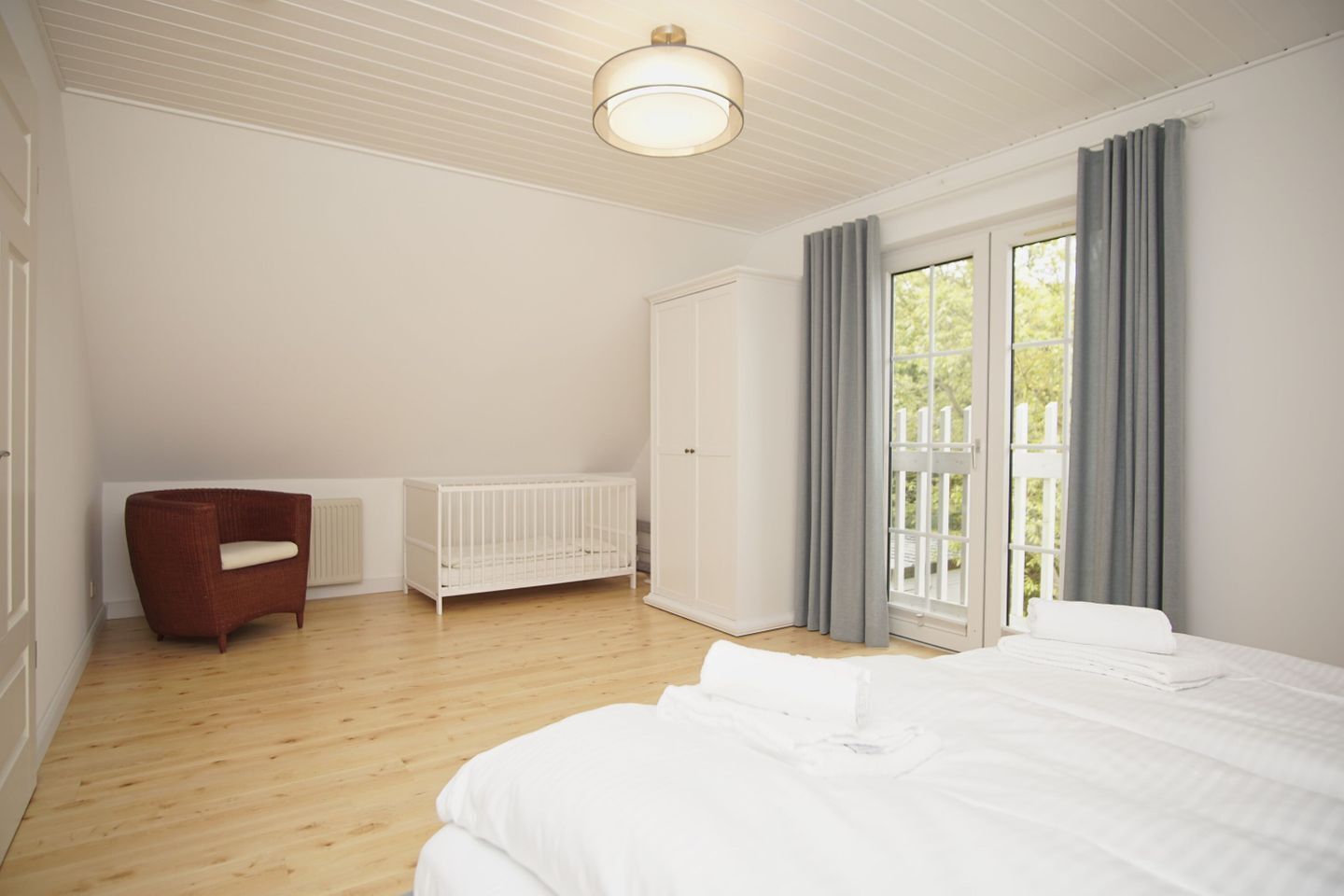 3 bedrooms, desk, WiFi