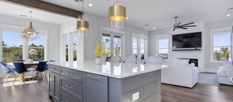 Pool & Spa Complete!  Luxury Quiet Retreat, Bay Views.