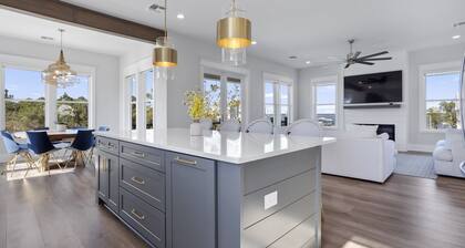 Pool & Spa Complete! Luxury Quiet Retreat, Bay Views.