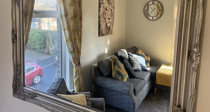 Superb 2 bed Apartment Great location