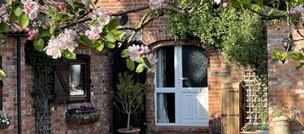 2-Bed 18th Century Barn - Sleeps 6 - Pet Friendly