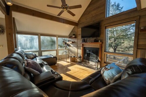 Cozy Home secluded in the Wildlife Preserves