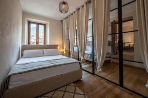 1 habitación, tabla de planchar con plancha, wifi y ropa de cama 