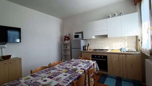 Private kitchen - Apartment lake view, garden and parking - A15 (Domaso)