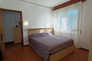 2 bedrooms, free WiFi, bed sheets - Apartment with beautiful lake view, garden and parking spot - Larihome (Domaso)