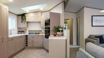 Fridge, oven, stovetop, toaster