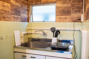 Full-size fridge, microwave - SHATOREYOYOGI401 (Tokyo)
