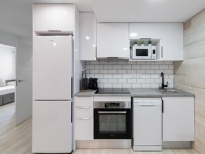 Fridge, microwave, oven, dishwasher