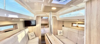 Bateau 'Hausboot Segelyacht Nui' sur la mer et terrasse privée