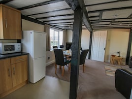 Cottage | Dining