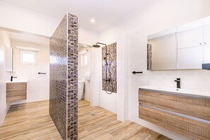 House (4 Bedrooms) | Bathroom