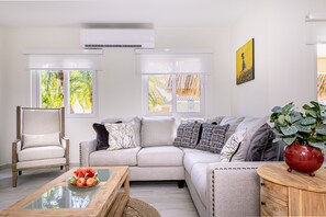 House (4 Bedrooms) | Living area - Ruby 15 (Noord)