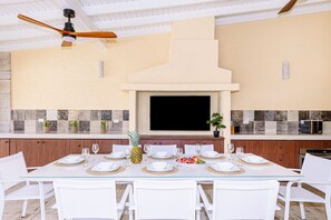 Dining - Ruby 15 (Noord)