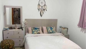 3 bedrooms, iron/ironing board, free WiFi, bed sheets - Sunny Seaside Retreat in Hurghada (Hurghada)