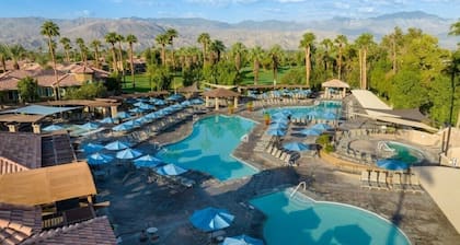 Palm Desert | Desert Oasis | Golf & Resort Pool