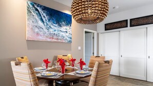 Condo, varias camas (Vista Waikoloa B305) | Restaurantes