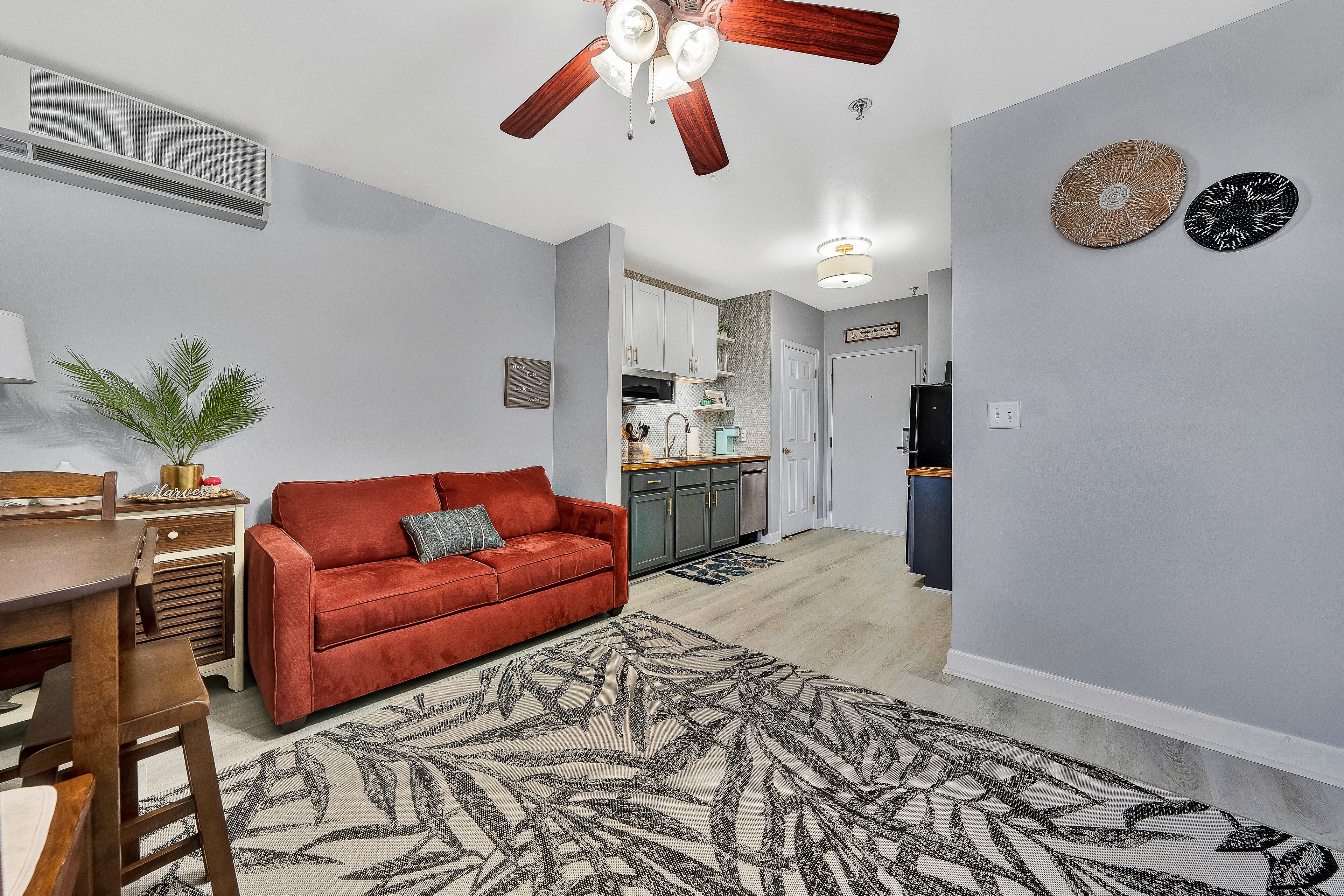 Updated lakefront studio with on-site pools, sandy beach, sports courts, & golf