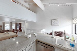 Fridge, microwave, oven, stovetop - Spacious home near Dollar Mountain/resorts w/game room, hot tub, pool, fireplace (Sun Valley)