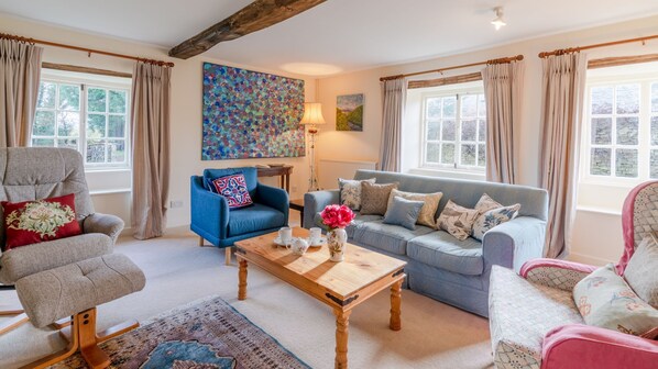 TV, fireplace, offices