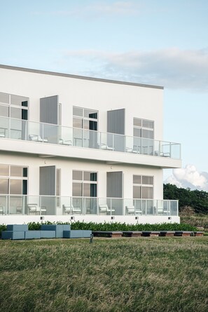 Exterior - Sunlight on the peninsula (Hengchun)