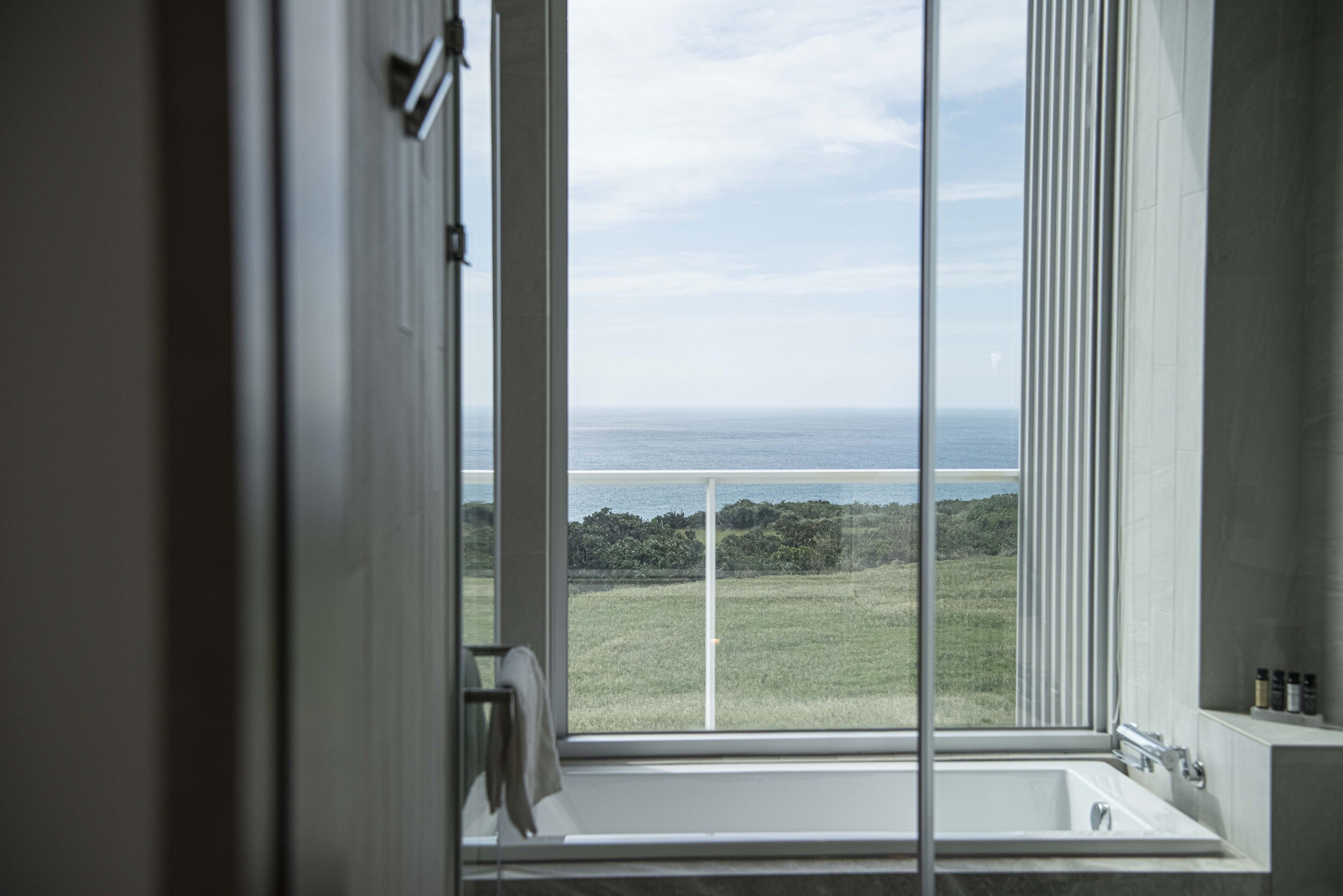 Superior Double Room, Balcony, Sea View (108.109) | Bathroom | Separate bathtub and shower, hair dryer, slippers, towels