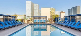 Las Vegas | Couples Vegas Hub | Pool + Spa