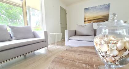 Caplesound Beach house 5 min walk to the beach and shops
