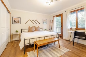 4 Schlafzimmer, Schreibtisch, Bügeleisen/Bügelbrett, kostenloses WLAN