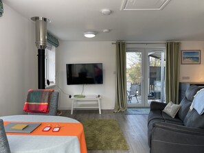 1 habitación, decoración personalizada y muebles diferentes 