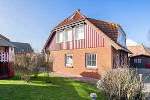 Exterior - Cozy vacation home with garden and terrace on Fehmarn on the Baltic Sea with dog (Fehmarn)