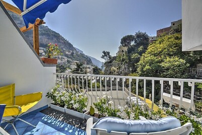 Casa Ginepro: A cozy and welcoming independent house located in the center of Positano, with Free WI-FI.