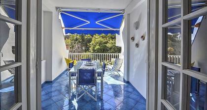 Casa Ginepro: A cozy and welcoming independent house located in the center of Positano, with Free WI-FI.