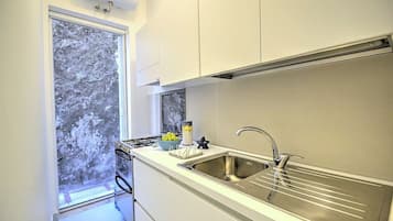 KĂŒhlschrank, Ofen, Herdplatte, GeschirrspĂŒler