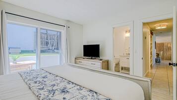 3 bedrooms, iron/ironing board, internet, bed sheets