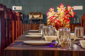 Deluxe Triple Room | Living area - KDS Residency (Greater Noida)