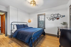 2 habitaciones, escritorio, cuna de viaje y wifi 